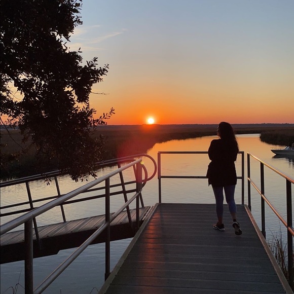 Meet Your Posher - Picture 6 of 8